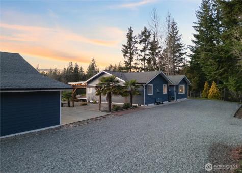 5540 SW Old Clifton Road Port Orchard WA 98367
