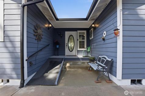 5540 SW Old Clifton Road Port Orchard WA 98367