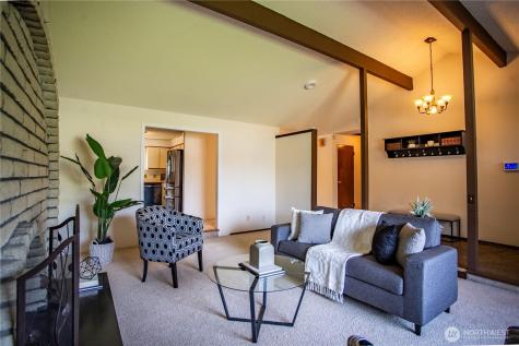 3949 SE 10th Place Renton WA 98058