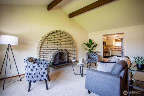 3949 SE 10th Place Renton WA 98058