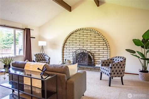 3949 SE 10th Place Renton WA 98058