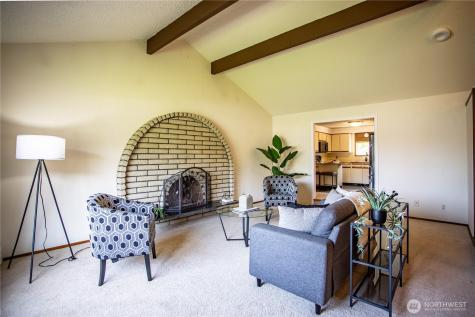 3949 SE 10th Place Renton WA 98058