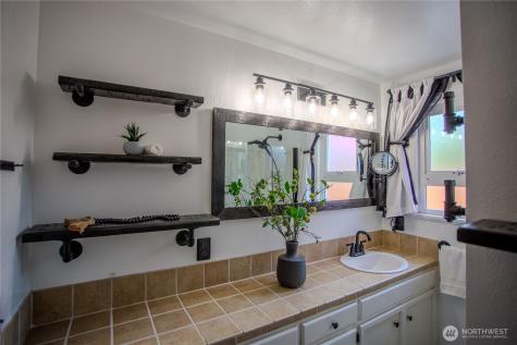 3949 SE 10th Place Renton WA 98058