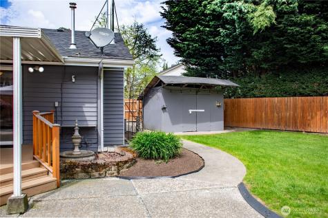 3949 SE 10th Place Renton WA 98058