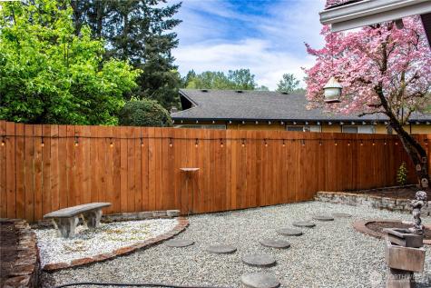3949 SE 10th Place Renton WA 98058