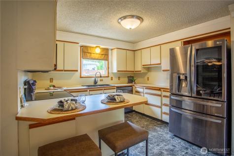3949 SE 10th Place Renton WA 98058