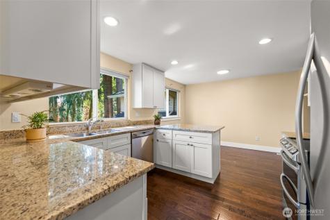22706 NE 12th Place Sammamish WA 98074