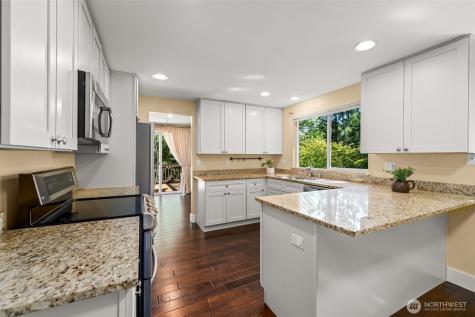 22706 NE 12th Place Sammamish WA 98074