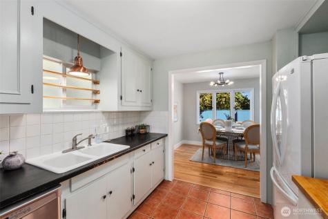 340 NE 53rd Street Seattle WA 98105