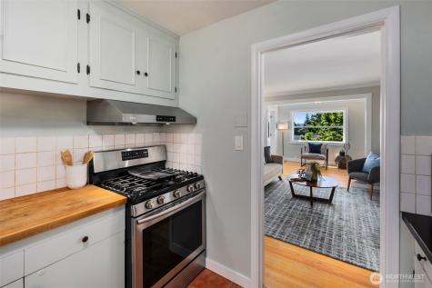 340 NE 53rd Street Seattle WA 98105