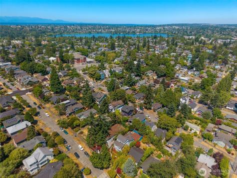 340 NE 53rd Street Seattle WA 98105