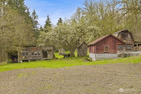 13310 Fettig Road E Buckley WA 98321