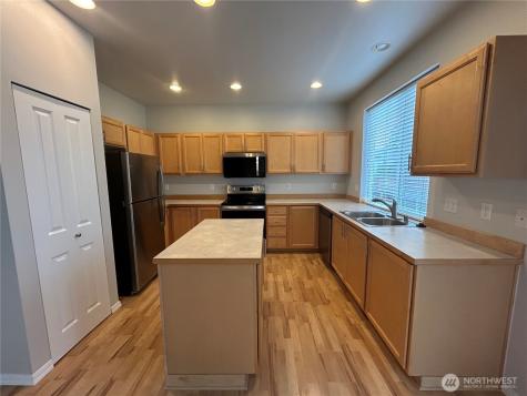 24528 SE 275th Street Maple Valley WA 98038