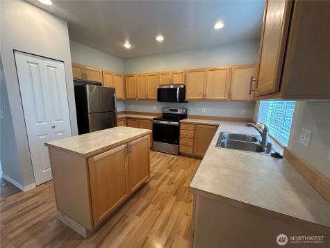 24528 SE 275th Street Maple Valley WA 98038