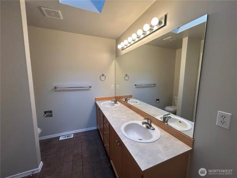 24528 SE 275th Street Maple Valley WA 98038