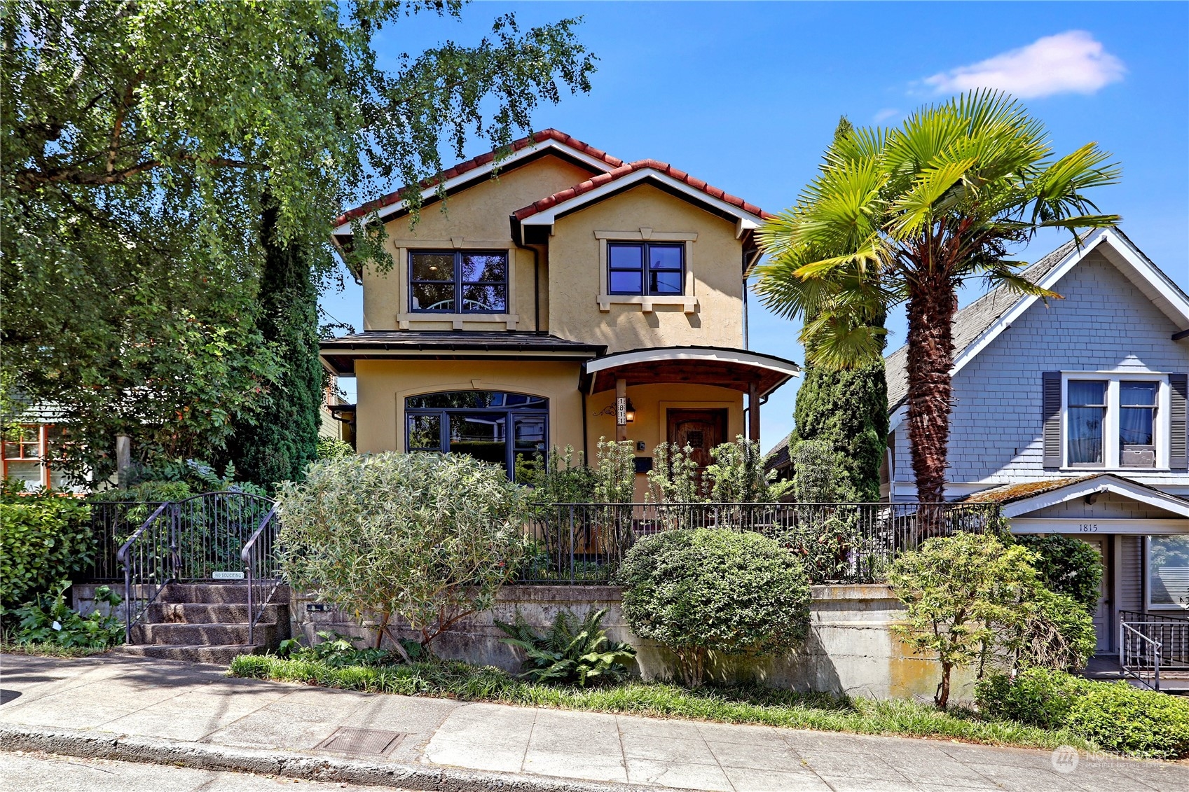 1811 9th Avenue W Seattle WA 98119