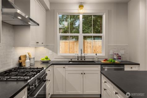 10618 NE 54th Lane Kirkland WA 98033