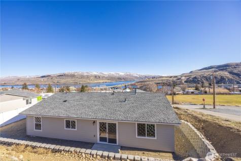 358 Ives Street Pateros WA 98846