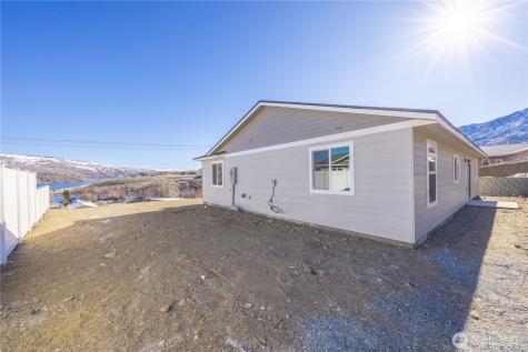358 Ives Street Pateros WA 98846