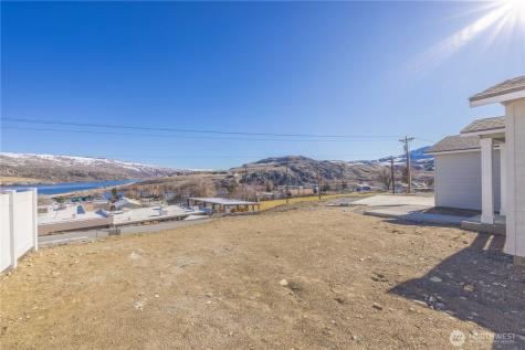 358 Ives Street Pateros WA 98846