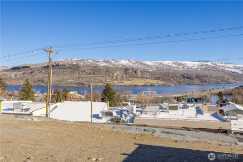 358 Ives Street Pateros WA 98846
