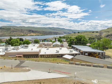 358 Ives Street Pateros WA 98846