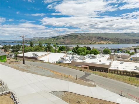 358 Ives Street Pateros WA 98846