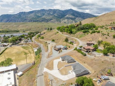 358 Ives Street Pateros WA 98846