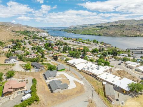 358 Ives Street Pateros WA 98846
