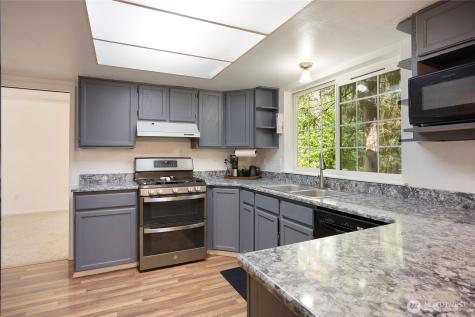 2275 Northlake Way NW Bremerton WA 98312