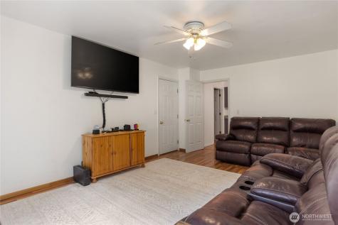 2275 Northlake Way NW Bremerton WA 98312