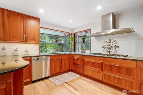 3903 142nd Place NE Bellevue WA 98007