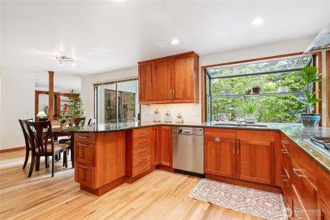 3903 142nd Place NE Bellevue WA 98007