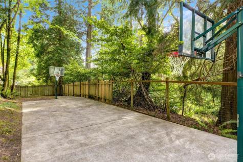 3903 142nd Place NE Bellevue WA 98007