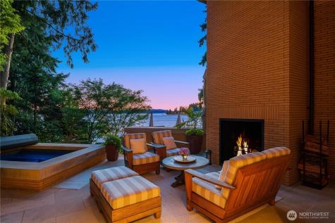 415 Shoreland Drive SE Bellevue WA 98004