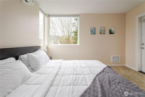725 17th Avenue Seattle WA 98122