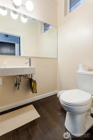 725 17th Avenue Seattle WA 98122
