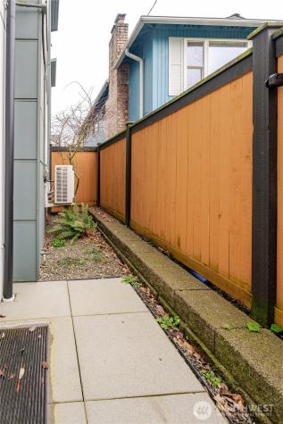 725 17th Avenue Seattle WA 98122