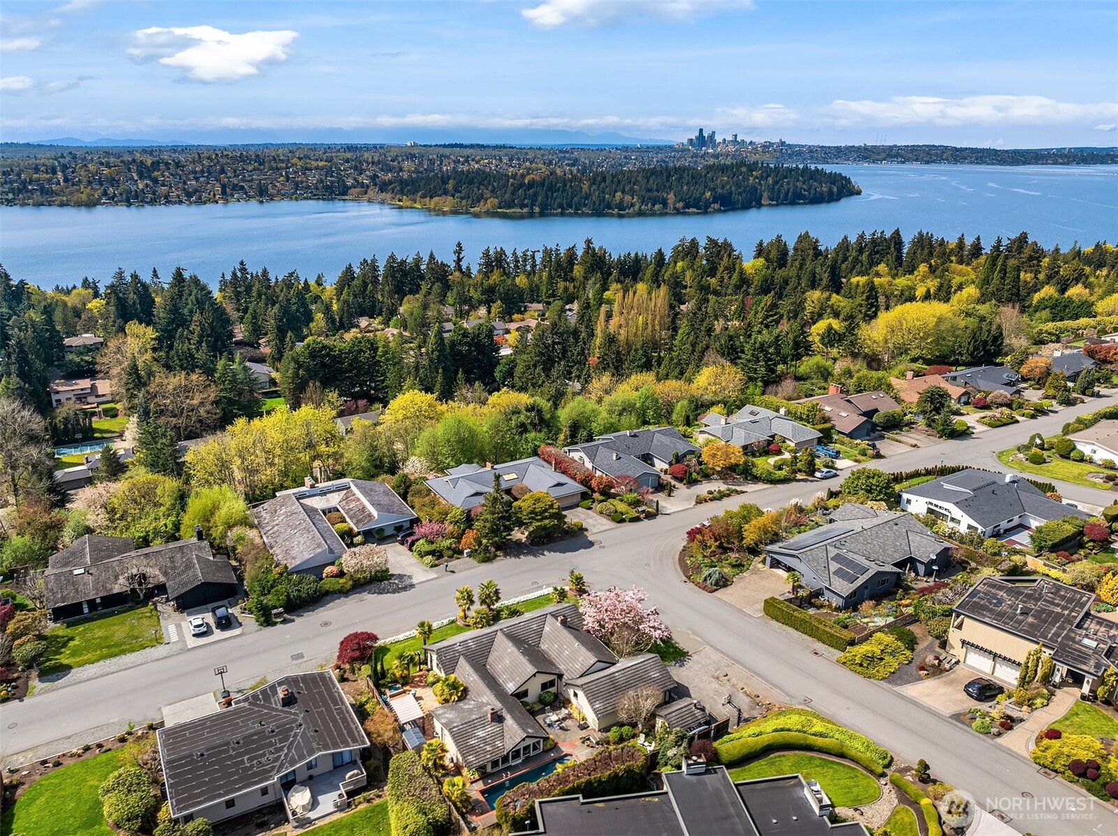8201 SE 67th Street Mercer Island WA 98040