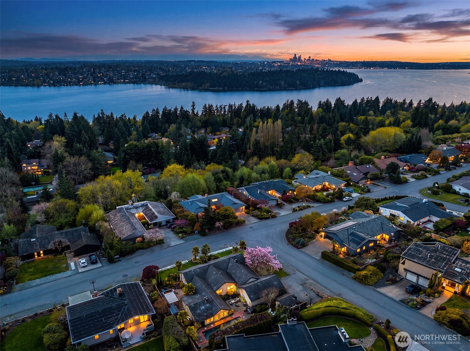 8201 SE 67th Street Mercer Island WA 98040