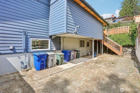 12456 SE 27th Street Bellevue WA 98005