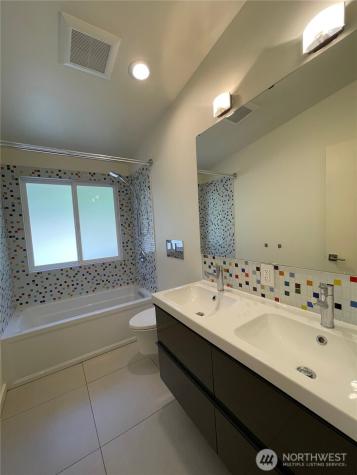 12456 SE 27th Street Bellevue WA 98005