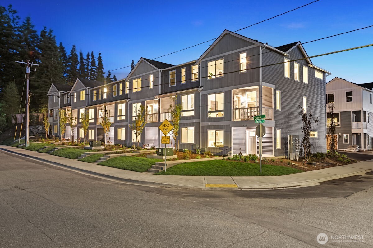 7027 Rainier Drive Everett WA 98203