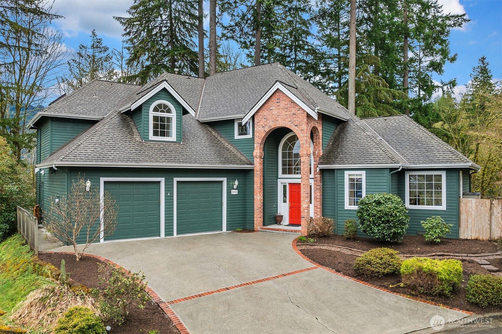 255 SW Edgewood Court Issaquah WA 98027