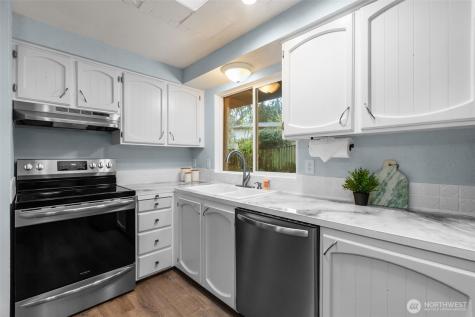 20806 23rd Avenue W Lynnwood WA 98036