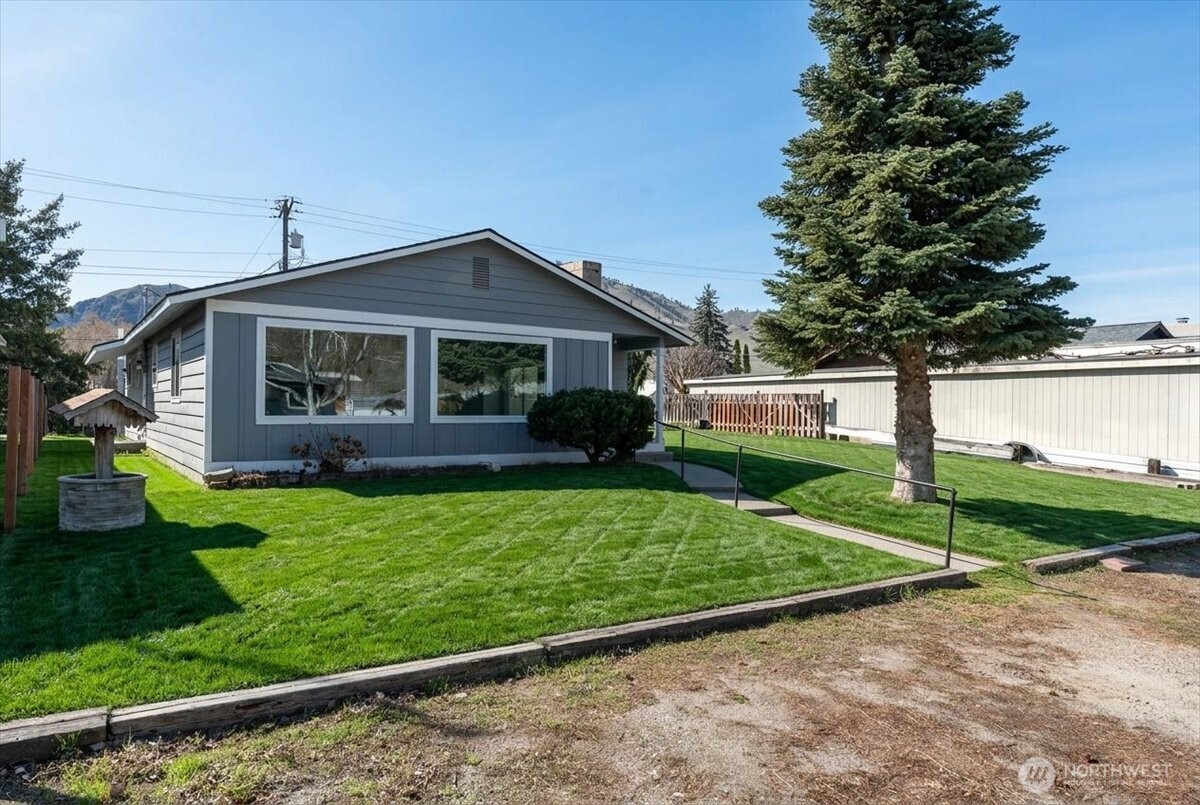 916 E Johnson Avenue Chelan WA 98816