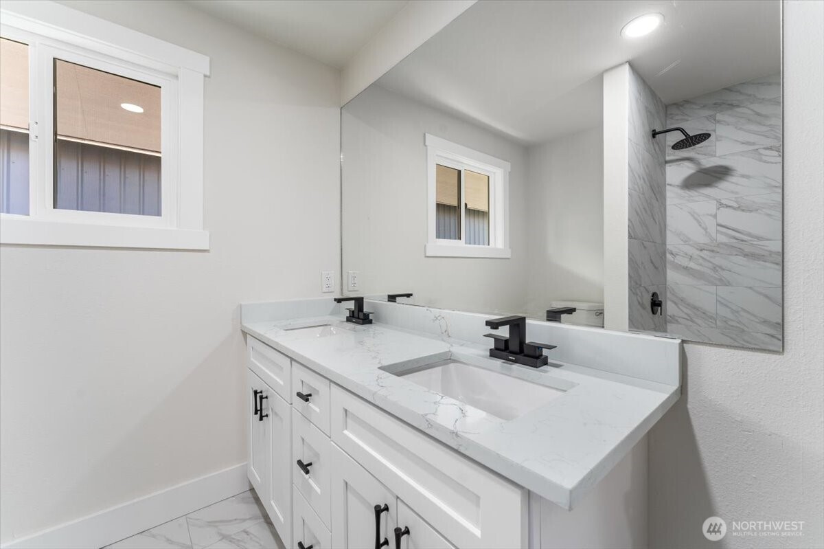 916 E Johnson Avenue Chelan WA 98816