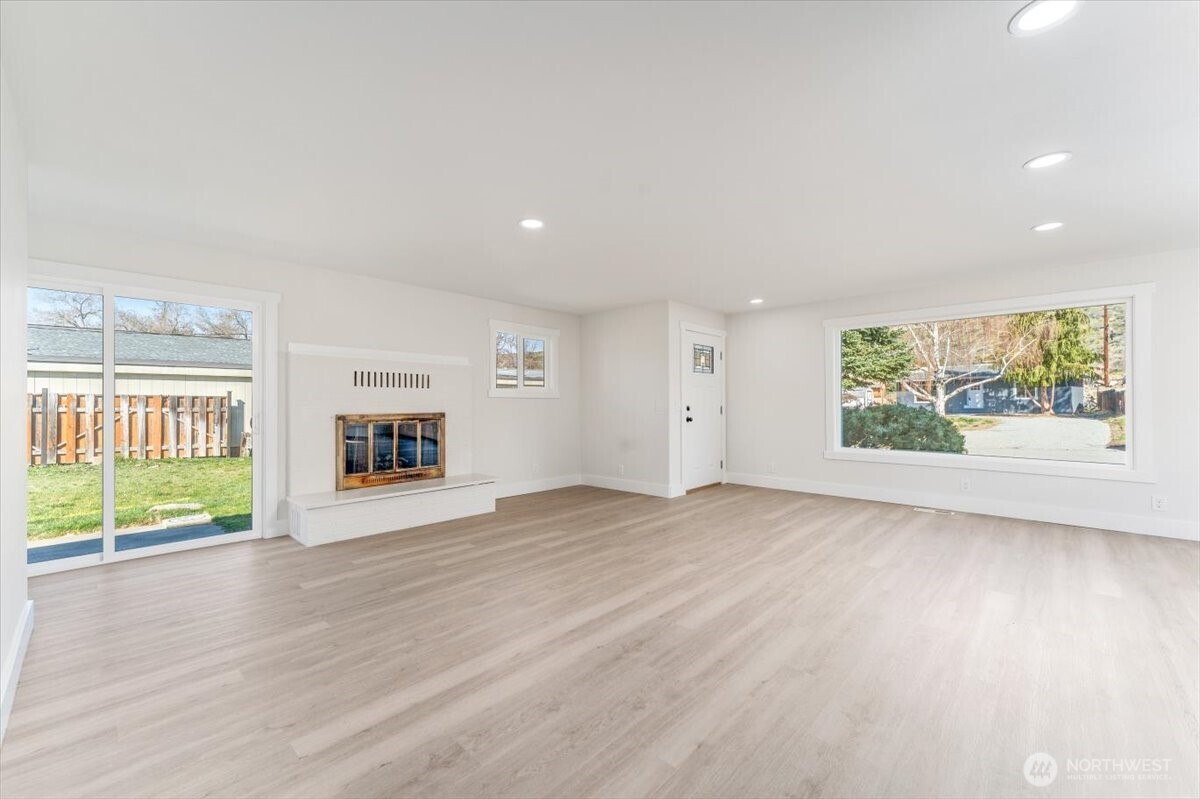 916 E Johnson Avenue Chelan WA 98816