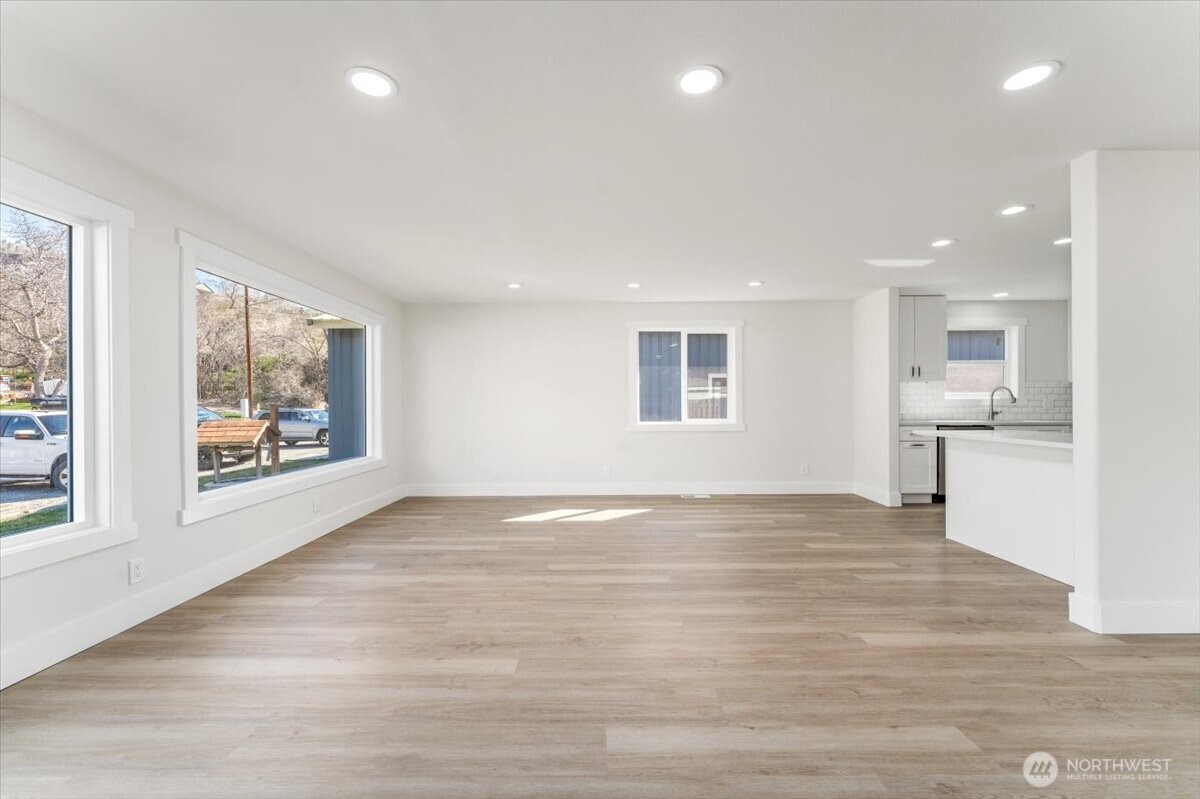 916 E Johnson Avenue Chelan WA 98816