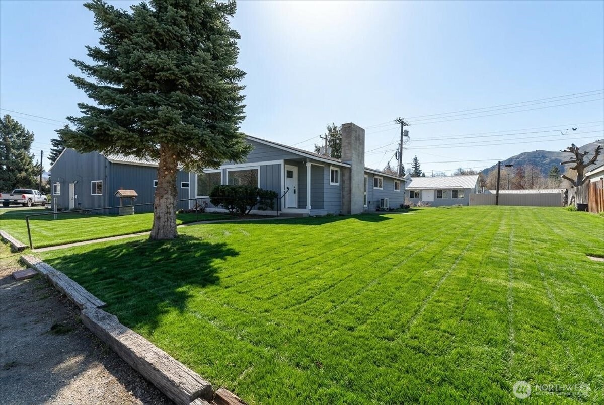 916 E Johnson Avenue Chelan WA 98816